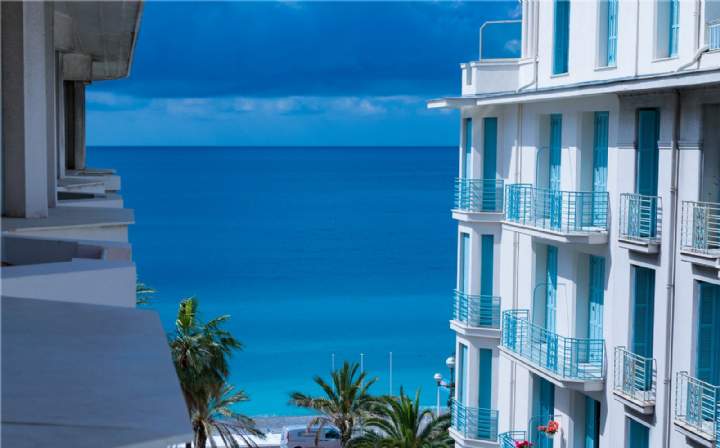 Promenade des Anglais, Nice, France Appartement moderne sur la fameuse Promenade des Anglais Promenade des Anglais, Nice, France Appartement moderne sur la fameuse Promenade des Anglais