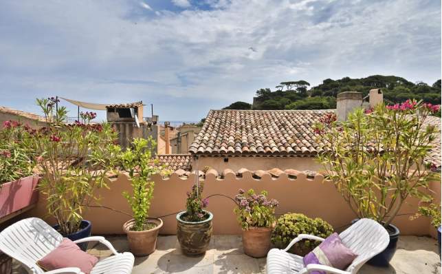 Les Voiles de Saint-Tropez, Savills Les Voiles de Saint-Tropez, Savills