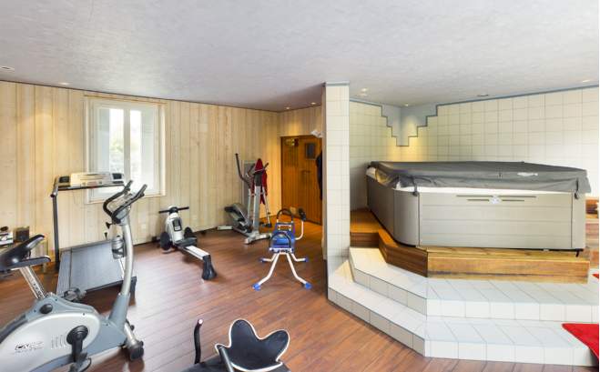 Villeneuve-sur-Lot Villa with Gym