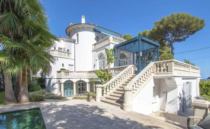 Cap d'Antibes villa to rent.