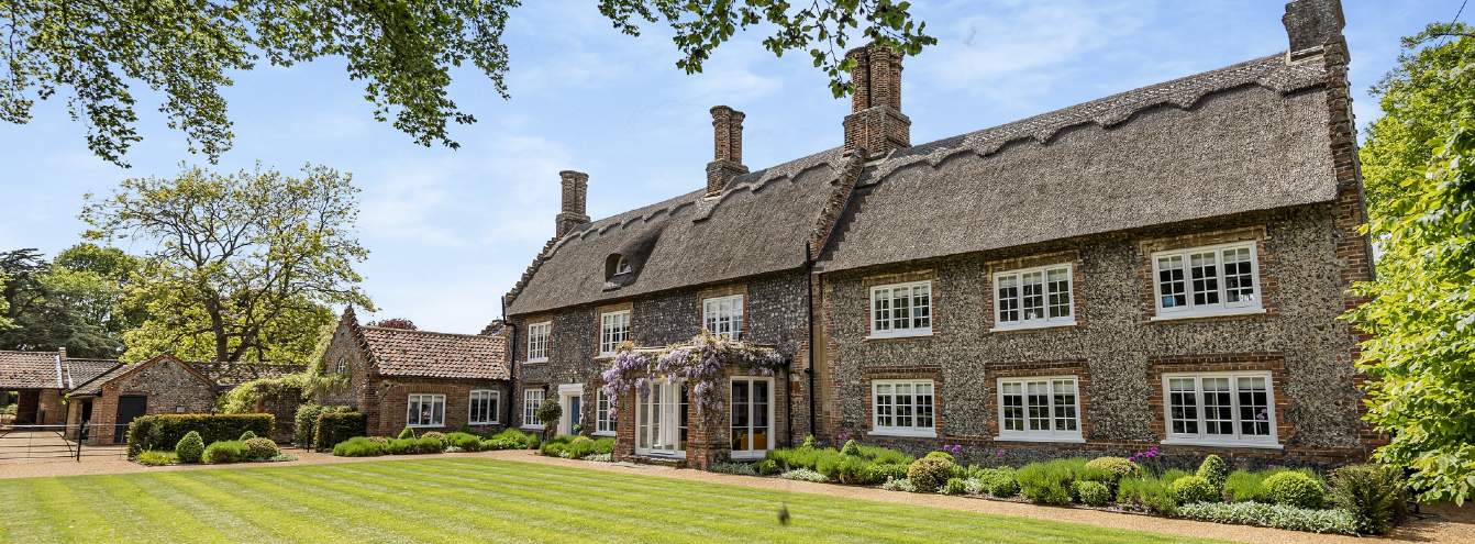 6 of the best Thatched cottages