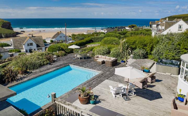 Tredragon Road, Mawgan Porth, Newquay, Cornwall, TR8 4DJ