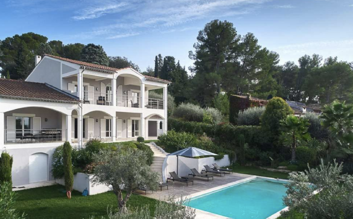 Villa in Mougins close to schools