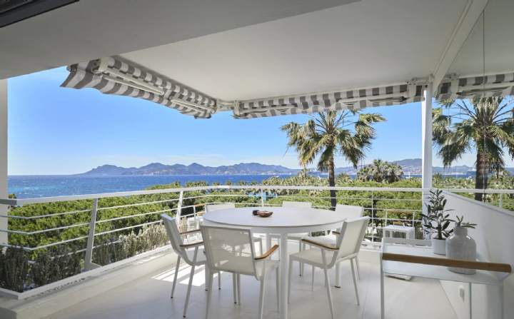 Savills French Riviera - Appartement à vendre à Cannes
