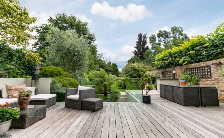 Castelnau, Barnes, London, SW13 9ET