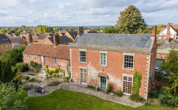 Lot 113: Cradlebridge House 140 Leigh Road, Westbury, Wiltshire 