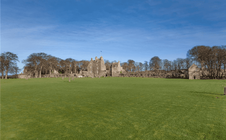 Garden, Earlshall Castle, St Andrews 
