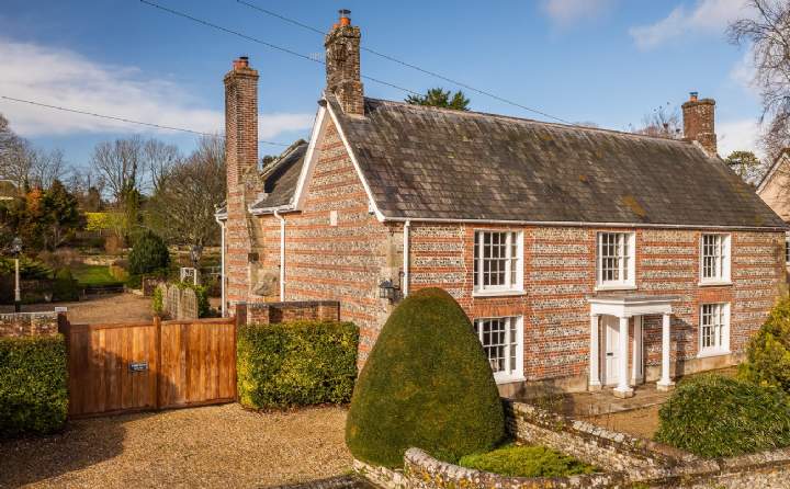 Fairfield House, Church Road, Pimperne, Blandford Forum, Dorset, DT11 8UB