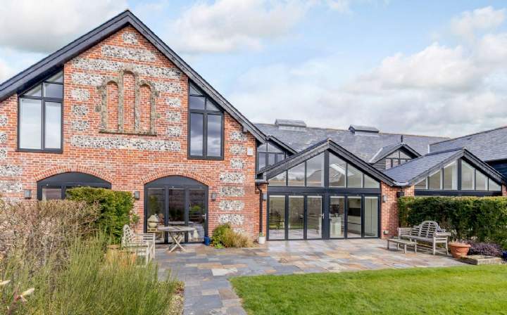 Faulston Barns, Faulston Lane, Bishopstone, Salisbury, SP5 4BD