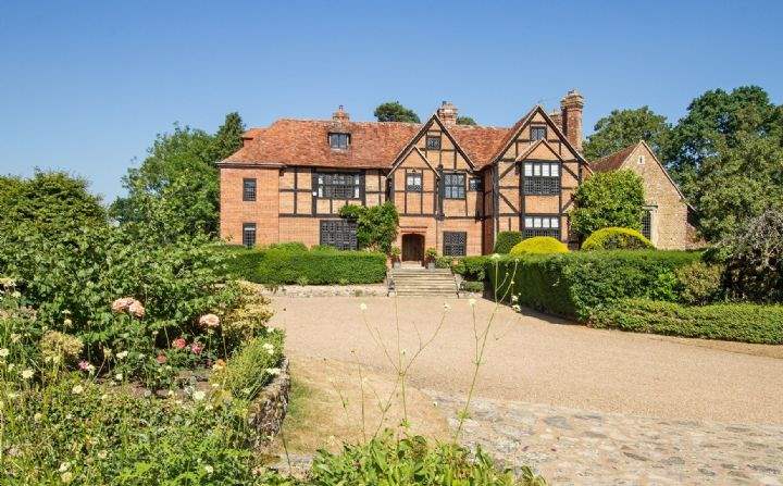 Frensham Manor, Frensham, Farnham, Surrey