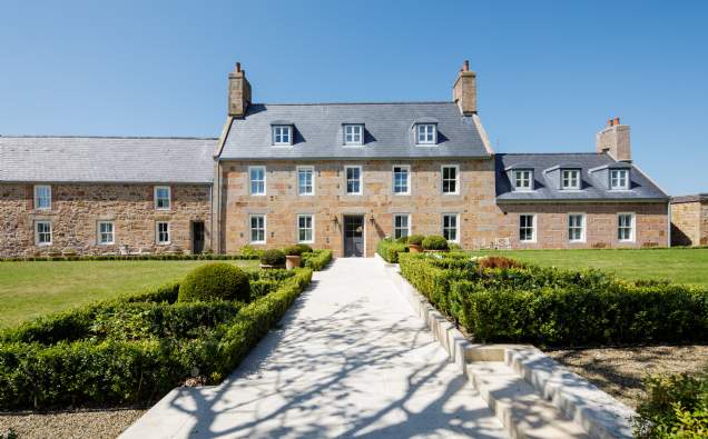 Holmbury, Rue Des Canons, Trinity