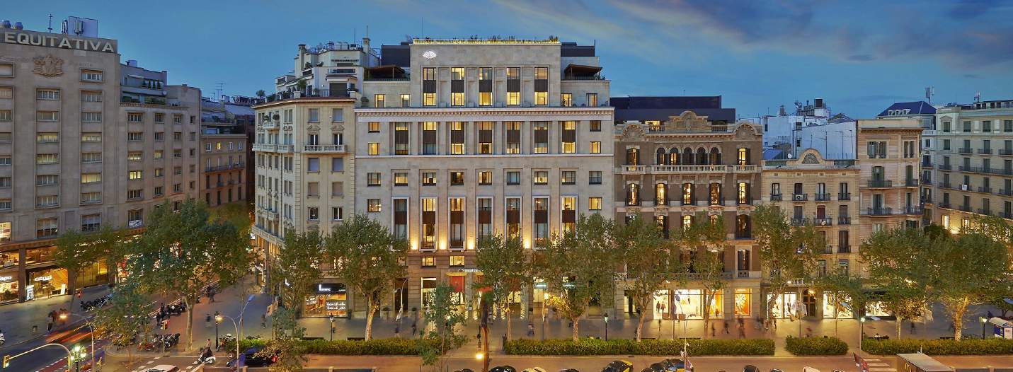 Why are luxury hotels and resorts in Europe booming?