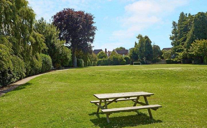 Molyneux Park Road, Tunbride Wells, Kent - Private park