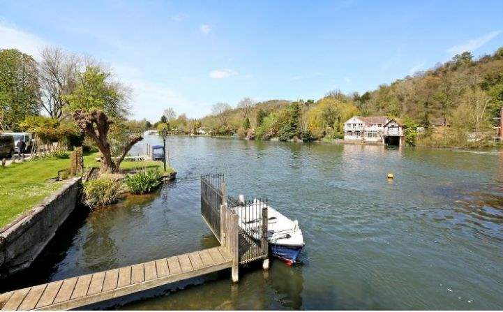 Private mooring, Mulberry Cottage, Henley-on-Thames