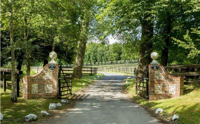 Rhonehurst House, Upper Lambourn, Hungerford, Berkshire