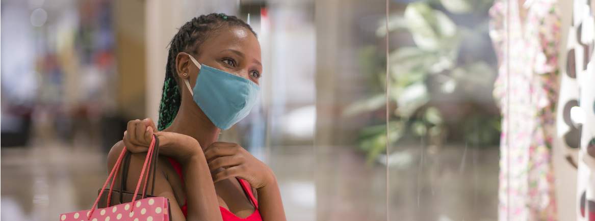 Shopper with facemask