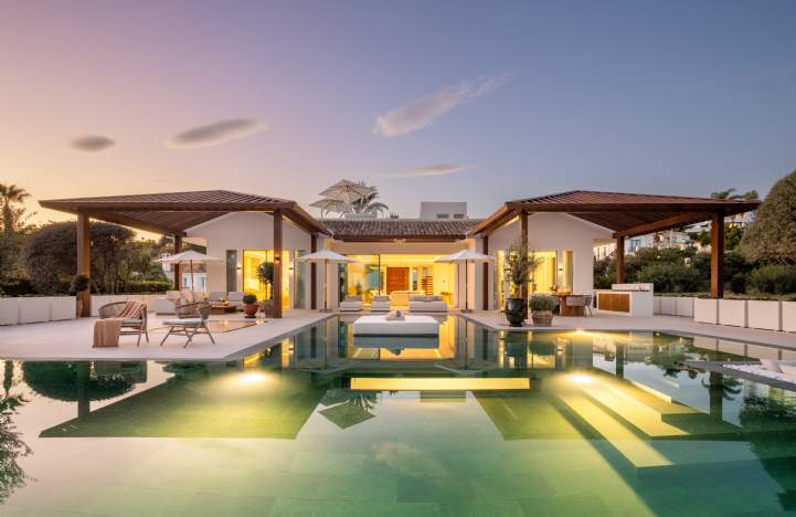 Villa for sale in Aloha, Marbella